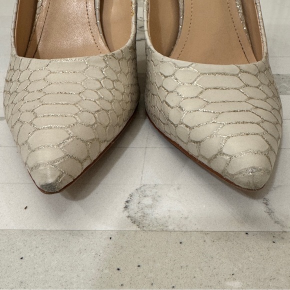 Vince Camuto Savilla Snake Embossed Design Dress Pumps - Picture 12 of 14